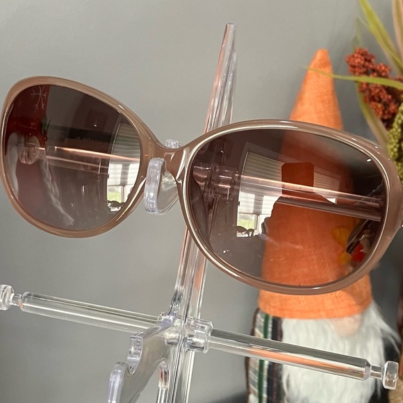 Salvatore Ferragamo Accessories - Salvator Ferragamo Elegant Brown Sunglasses